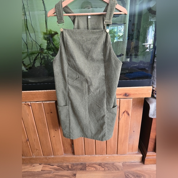 💜 B2G1 EUC overalls dress with pockets courderoy - Picture 1 of 5
